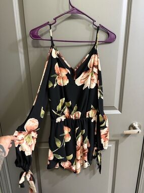 AKIRA Black Floral Long-Sleeve Cold-Shoulder Romper